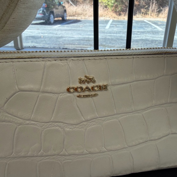 Coach Ivory Croc-Embossed Wallet - Picture 3 of 9